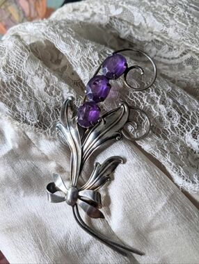 Vintage 1940s signed WILCOX sterling SILVER and PURPLE Floral Brooch
